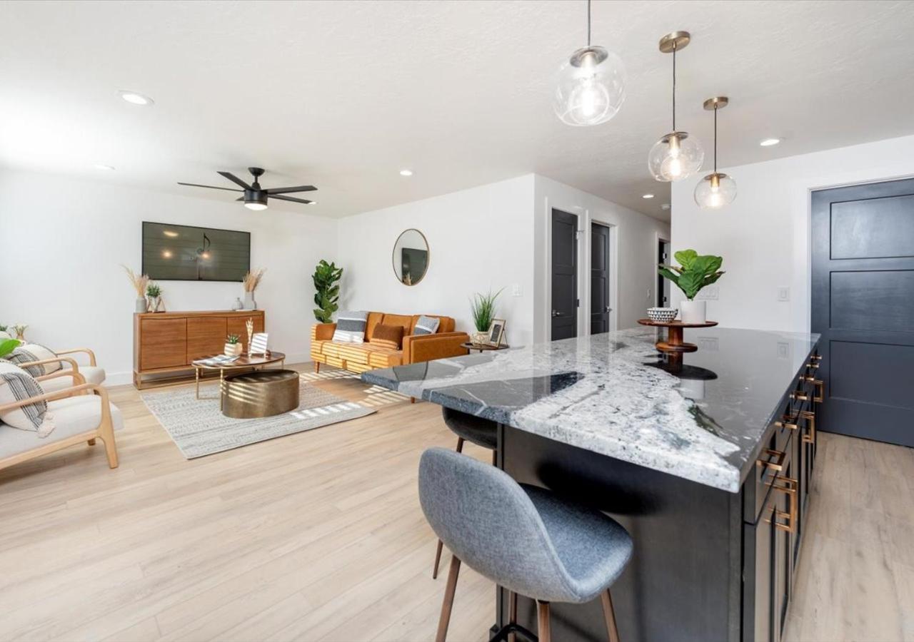 Mid Century Modern Boise-River Bungalow W/ Hot Tub ภายนอก รูปภาพ