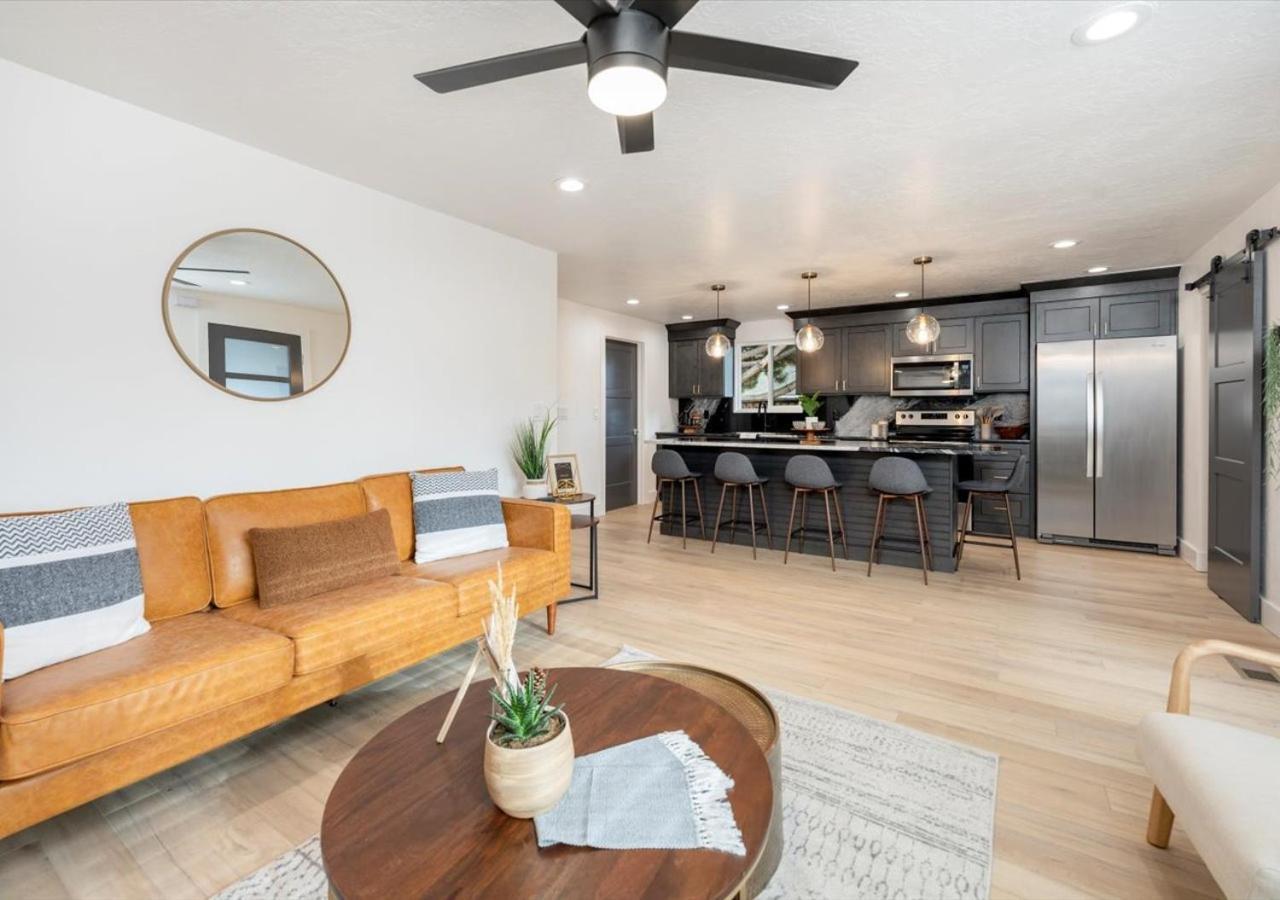 Mid Century Modern Boise-River Bungalow W/ Hot Tub ภายนอก รูปภาพ