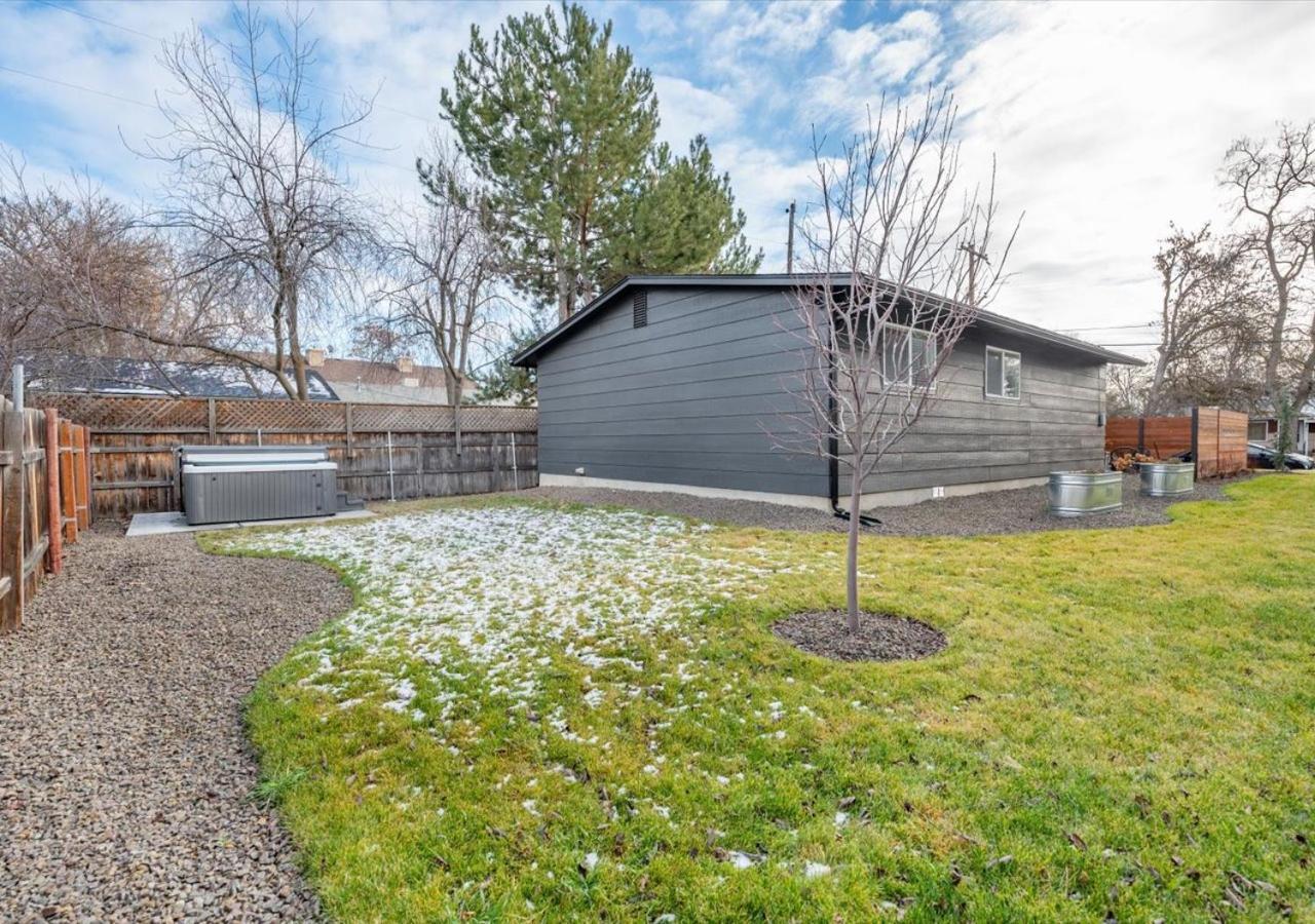 Mid Century Modern Boise-River Bungalow W/ Hot Tub ภายนอก รูปภาพ